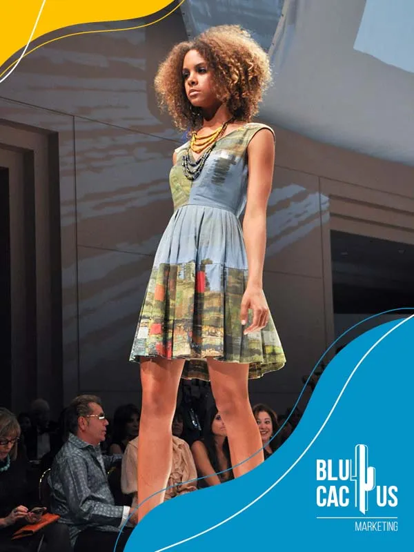 BluCactus-Agencia-de-marketing-de-moda-chica-afro-con-un-vestido-pintado